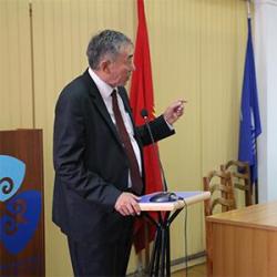 АКАДЕМИЯДА КЫРГЫЗ РЕСПУБЛИКАСЫНЫН АЙЫЛДЫК ТОВАР ӨНДҮРҮҮЧҮЛӨР АССОЦИАЦИЯСЫНЫН АТКАРУУЧУ ДИРЕКТОРУ М.П.САМАТОВДУН АЧЫК ЛЕКЦИЯСЫ БОЛУП ӨТТ АКАДЕМИЯДА КЫРГЫЗ РЕСПУБЛИКАСЫНЫН АЙЫЛДЫК ТОВАР ӨНДҮРҮҮЧҮЛӨР АССОЦИАЦИЯСЫНЫН АТКАРУУЧУ ДИРЕКТОРУ М.П.САМАТОВДУН АЧЫК ЛЕКЦИЯСЫ БОЛУП ӨТТ