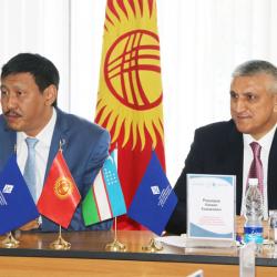 Чрезвычайный и полномочный посол Республики Узбекистан в КР передал АГУПКР книги и материалы для аудитории мировых представительств Чрезвычайный и полномочный посол Республики Узбекистан в КР передал АГУПКР книги и материалы для аудитории мировых представительств